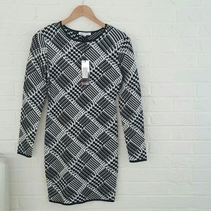 Black & white long-sleeve sweater dress